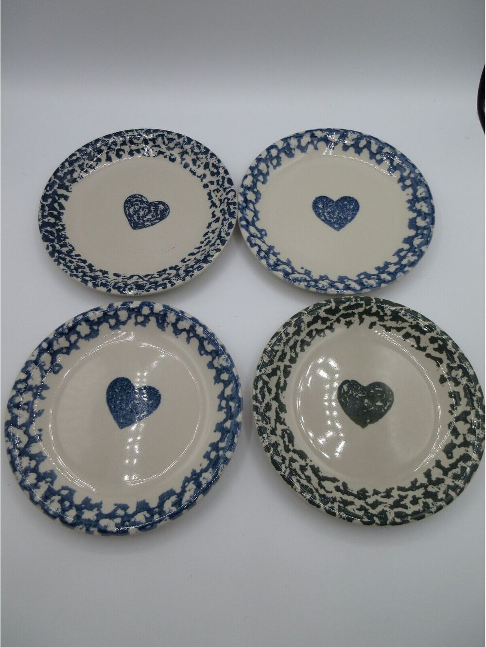 15. Tienshan Folk Craft Hearts Spongeware Plates Set of 4 3-Blue 1-Green